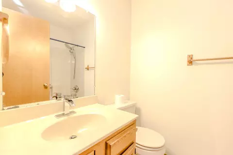 Bath - 1307 West Ave, Normal, IL 61761 photo 2 of 3