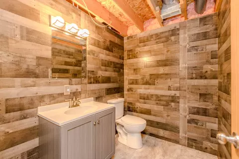 Bath - 1307 West Ave, Normal, IL 61761 photo 3 of 3