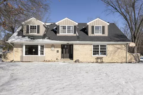 17 Camberley Ct, Hinsdale, IL 60521