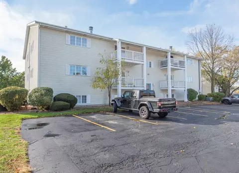 3260 Parkwild Dr #3D, Bettendorf, IA 52722