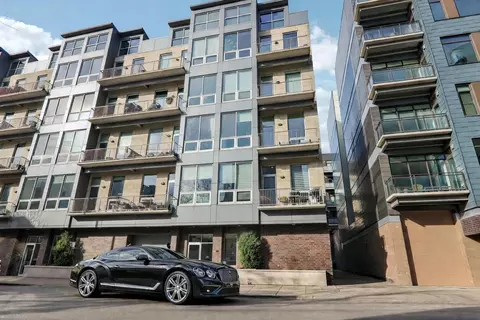 20 N Carpenter St #4N, Chicago, IL 60607