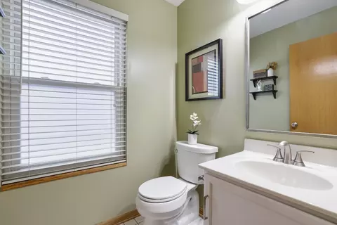 Bath - 2173 Dalewood Ct, Plainfield, IL 60586 photo 1 of 3