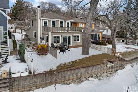26083 W Calhoun Ave, Antioch, IL 60002