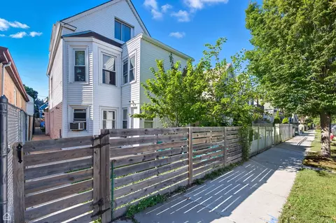 4026 N Kimball Ave, Chicago, IL 60618