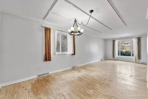Living - 331 Orange St, Elgin, IL 60123 photo 4 of 4