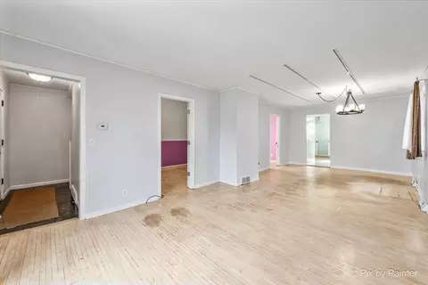 Living - 331 Orange St, Elgin, IL 60123 photo 2 of 4