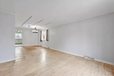 Living - 331 Orange St, Elgin, IL 60123 photo 1 of 4