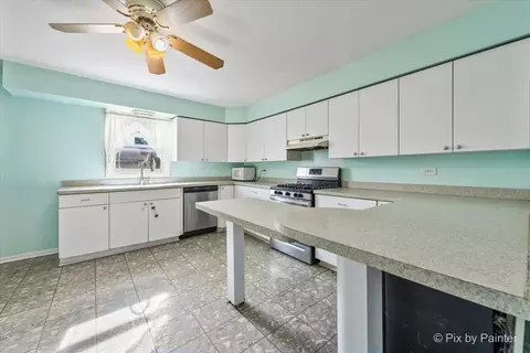 Kitchen - 331 Orange St, Elgin, IL 60123 photo 1 of 2