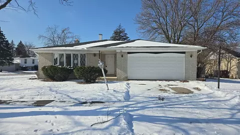 326 S Minerva Ave, Glenwood, IL 60425