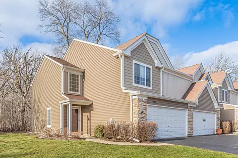 148 Locksley Dr, Streamwood, IL 60107