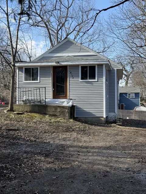 26300 N Maple Ave, Mundelein, IL 60060