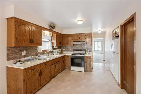 Kitchen - 8307 S 77th Ct, Bridgeview, IL 60455 photo 1 of 2