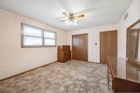 Bedroom - 8307 S 77th Ct, Bridgeview, IL 60455 photo 2 of 5