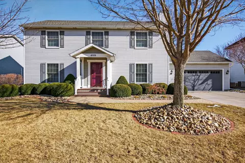 4919 Hamilton Dr, Davenport, IA 52807