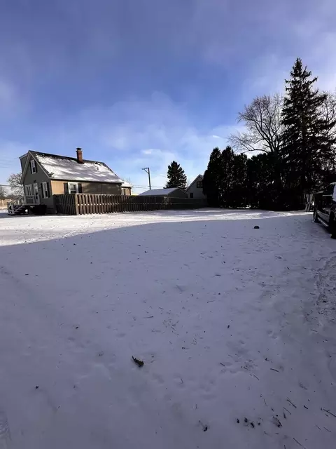 1615 Oak St, Hanover Park, IL 60133