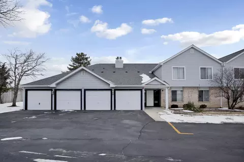 7010 Brighton Ct #204, Woodridge, IL 60517