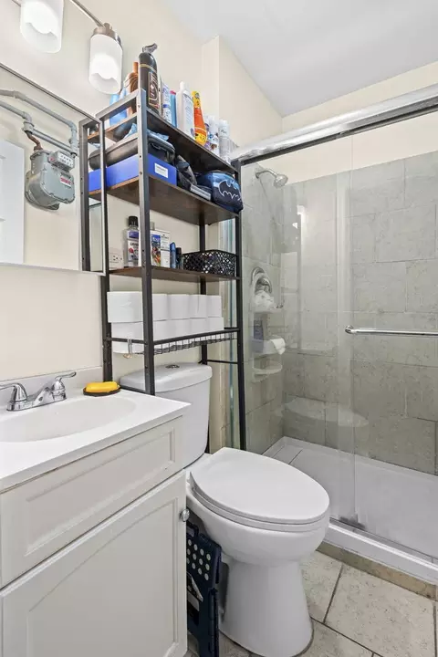 Bath - 2139 N Long Ave, Chicago, IL 60639 photo 1 of 3
