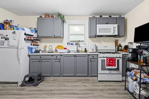 Kitchen - 2139 N Long Ave, Chicago, IL 60639 photo 3 of 10