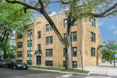 1424 W Cullom Ave #3, Chicago, IL 60613