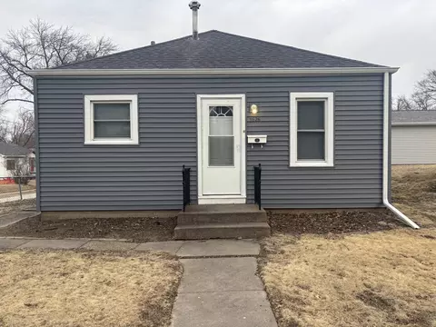 1626 Florence Ln, Davenport, IA 52804