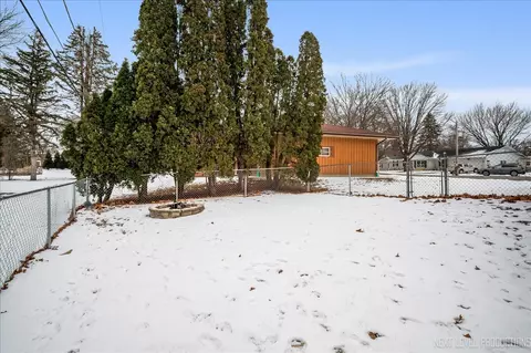 Exterior - 921 Birchwood Dr, Sycamore, IL 60178 photo 5 of 5