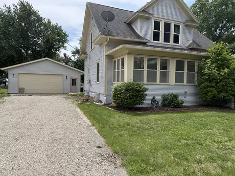 314 Main St, Hooppole, IL 61258