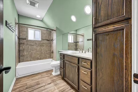 Bath - 606 S Main St, Eureka, IL 61530 photo 2 of 2