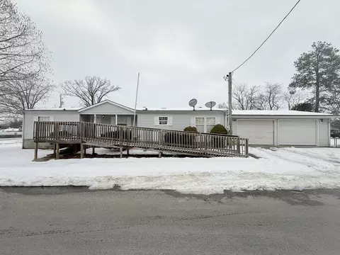 410 W Mable St, Harrisburg, IL 62946