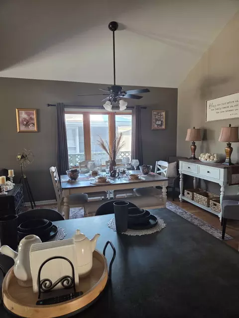 Dining - 3617 Peoria St, Steger, IL 60475 photo 3 of 3