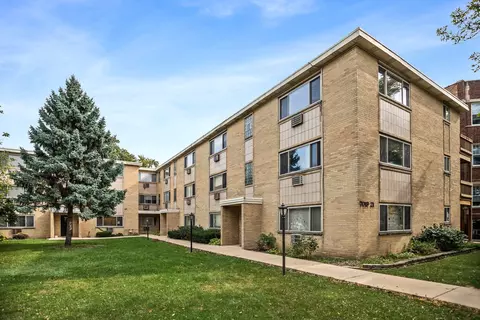 7019 N Ridge Blvd #3A, Chicago, IL 60645