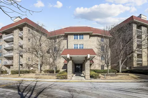 1250 Rudolph Rd #4F, Northbrook, IL 60062