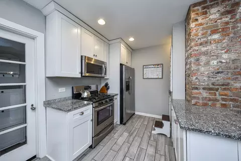 Kitchen - 522 S West St, Wheaton, IL 60187 photo 2 of 4
