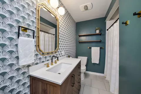 Bath - 522 S West St, Wheaton, IL 60187 photo 2 of 2