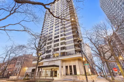 1501 N State Pkwy #12A, Chicago, IL 60610