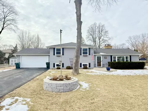 515 Roberts Ln, Batavia, IL 60510