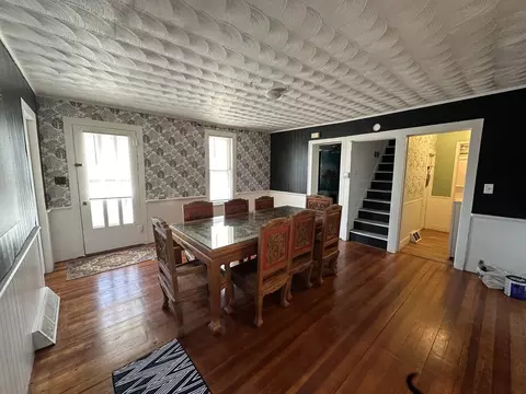 Dining - 624 W Lincolnway Rd, Morrison, IL 61270 photo 2 of 2