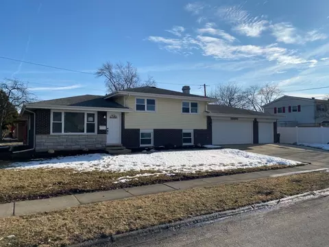 16400 Roy St, Oak Forest, IL 60452