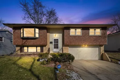 1830 Marigold Ln, Hanover Park, IL 60133