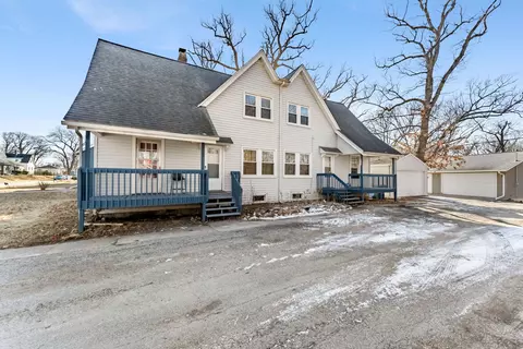 2335-2337 6th Street Ct, East Moline, IL 61244