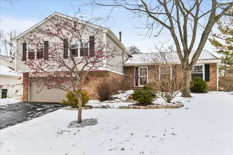 800 Windemere Ln, Lake Zurich, IL 60047