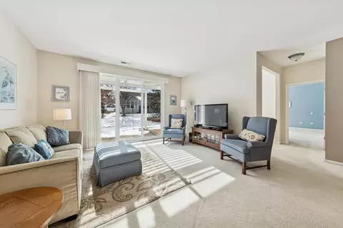 Living - 2535 Rolling Rdg, Elgin, IL 60124 photo 1 of 1