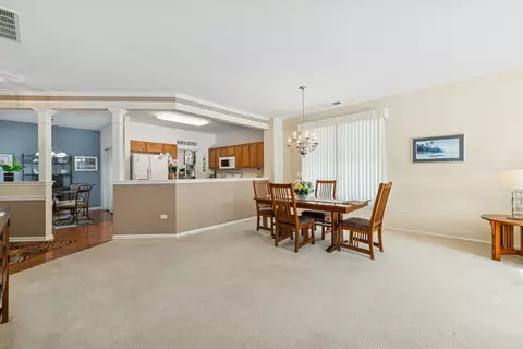 Dining - 2535 Rolling Rdg, Elgin, IL 60124 photo 1 of 2
