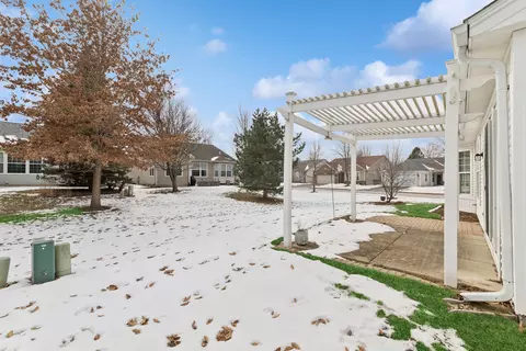Exterior - 2535 Rolling Rdg, Elgin, IL 60124 photo 4 of 5