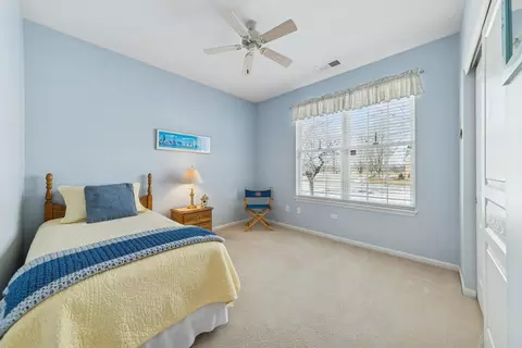 Bedroom - 2535 Rolling Rdg, Elgin, IL 60124 photo 1 of 3