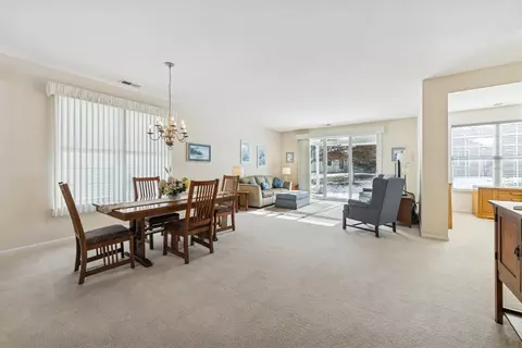 Dining - 2535 Rolling Rdg, Elgin, IL 60124 photo 2 of 2