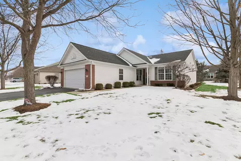 Exterior - 2535 Rolling Rdg, Elgin, IL 60124 photo 2 of 5