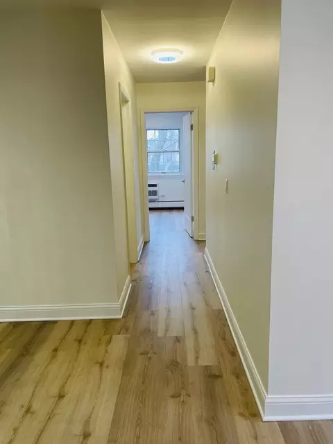 Entry Way - 1777 Dewes St #E, Glenview, IL 60025 photo 1 of 1