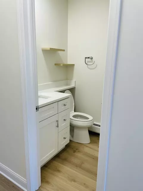 Bath - 1777 Dewes St #E, Glenview, IL 60025 photo 1 of 3