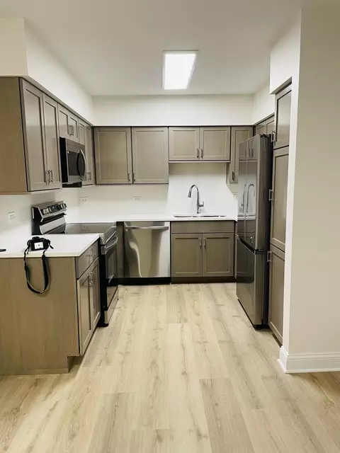 Kitchen - 1777 Dewes St #E, Glenview, IL 60025 photo 1 of 1