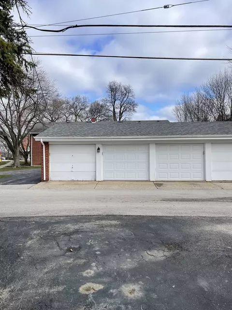 Exterior - 1777 Dewes St #E, Glenview, IL 60025 photo 2 of 2